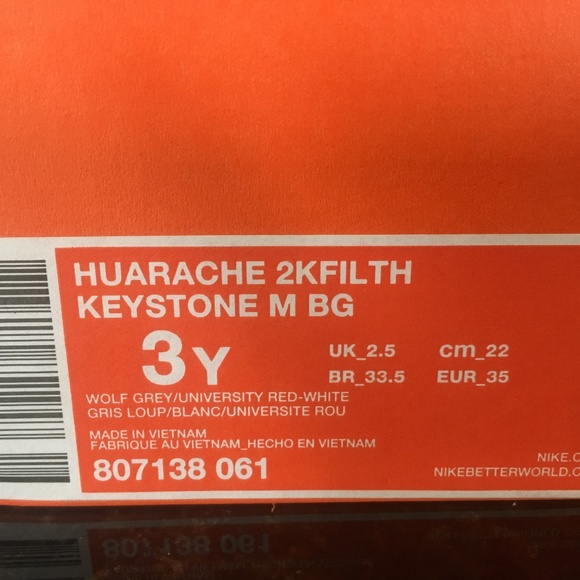 Cleats - Picture 4 of 5